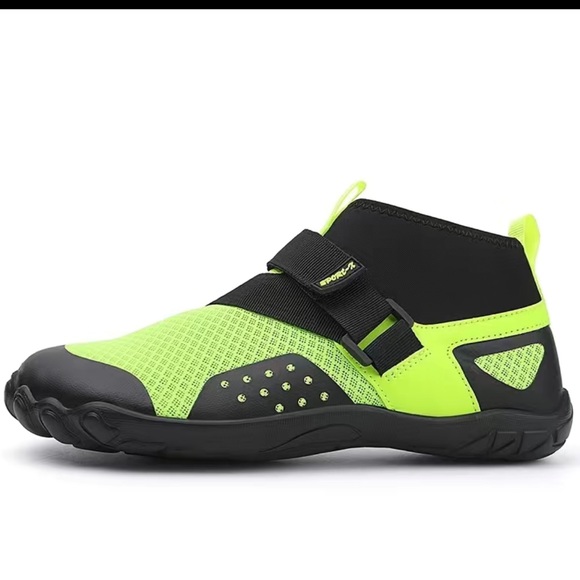 NWT!!! Mens stylish no lace 3/4 water shoes; 11 - Picture 7 of 7